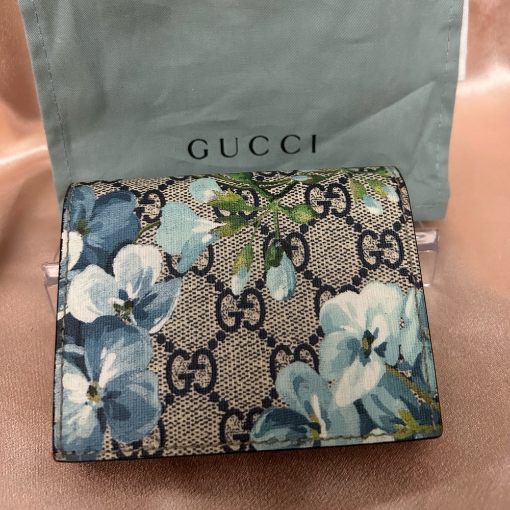 Gucci GG Supreme Blooms Compact Wallet - Picture 10 of 12